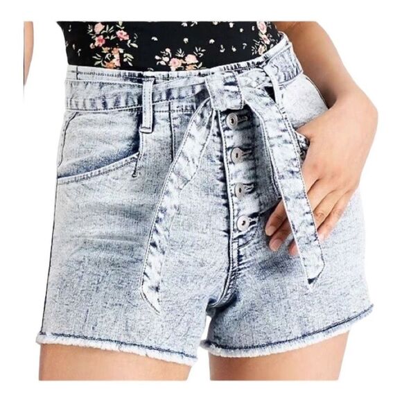Womens Celebrity Pink Light Acid Wash Button Fly Y2K Jean Shorts - Sz 11 / 30 - Picture 1 of 4